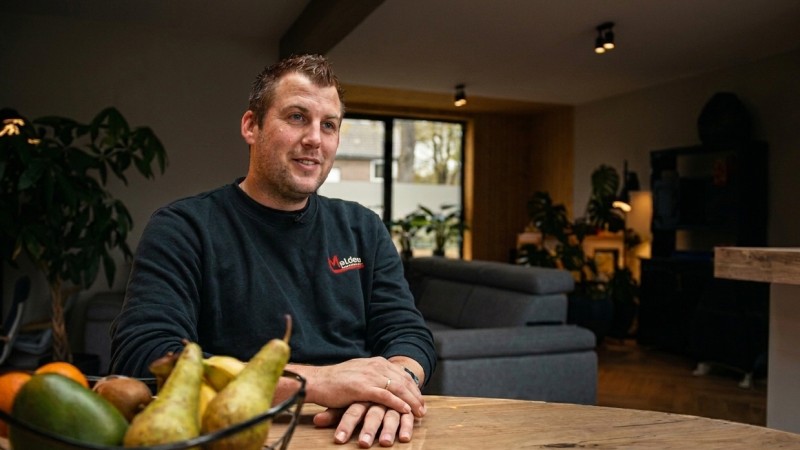 Schilddak lichtstraat in een uitbouw