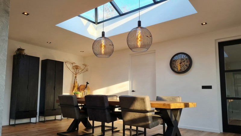 Een lichtstraat met <b>lichtpunt</b> voor jouw keuken, uitbouw of overkapping